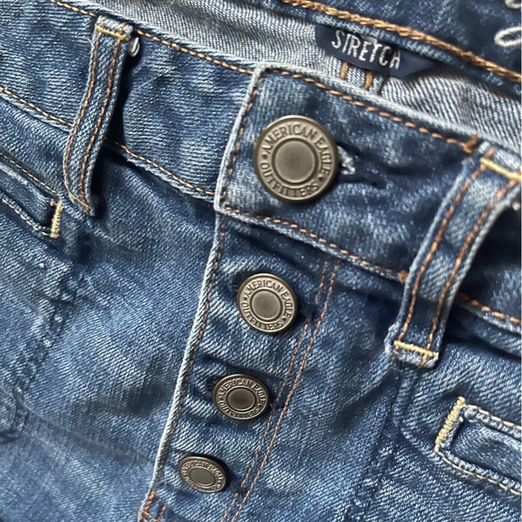 American Eagle Button Fly Jean shorts Size 8 - Picture 7 of 11
